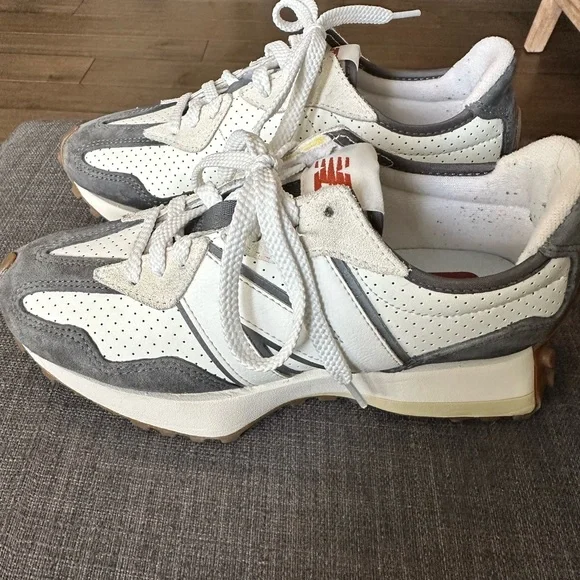 New Balance 327 Perforated Leather and Suede mix Women's 6.5 Men 5 (rare find) - Picture 4 of 9